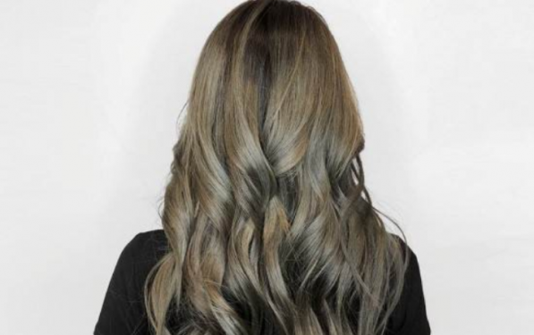 پخش‌کننده رنگ مو زیتونی روشن