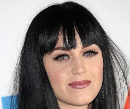 رنگ موی پرکلاغی به چه پوستی می آید؟