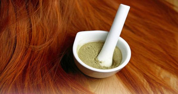 چگونه رنگ مو حنایی تیره روی موهایمان بذاریم؟