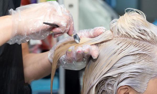 رنگ موهایتان را با مواد طبیعی تغییر دهید