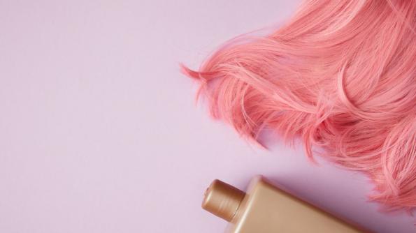 رابطه ریزش مو با رنگ مو