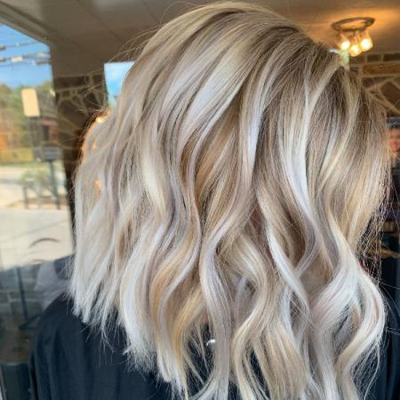 در خانه مو رنگ کنیم یا در آرایشگاه؟