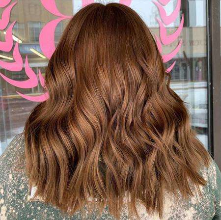 عوامل موثر در قیمت رنگ مو دودی گردویی